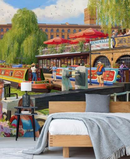 colorido mural de papel pintado con escenas londinenses llamado Camden Lock de Daniel Rodgers para residencias de ancianos