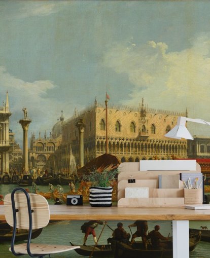 kunstbehangmuurschildering genaamd The Bucentaur Returns to the Pier at the Doge's Palace van Canaletto
