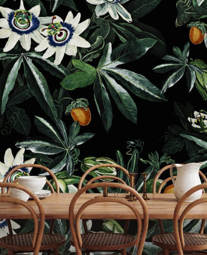 blomstertapet vægmaleri kaldet Exotic Garden Night XI af Burcu Korkmazyurek til soveværelser og lounger