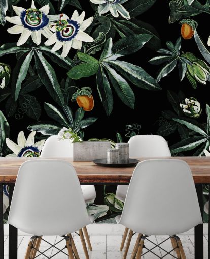 mural de papel pintado floral llamado Exotic Garden Night XI de Burcu Korkmazyurek para dormitorios y salones mural de papel pintado floral llamado Exotic Garden Night XI de Burcu Korkmazyurek para dormitorios y salones
