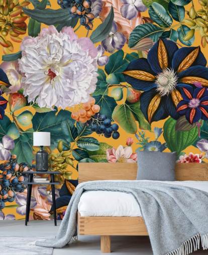 Blumentapete namens Garden of Eden II von Burcu Korkmazyurek für Schlafzimmer und Flure Blumentapete namens Garden of Eden II von Burcu Korkmazyurek für Schlafzimmer und Flure