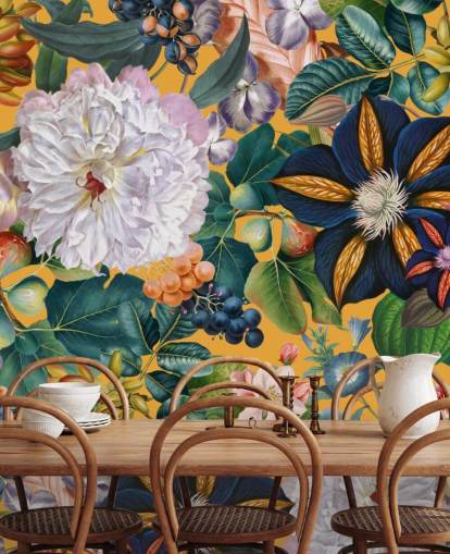 Blumentapete namens Garden of Eden II von Burcu Korkmazyurek für Schlafzimmer und Flure