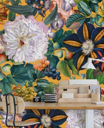 Blumentapete namens Garden of Eden II von Burcu Korkmazyurek für Schlafzimmer und Flure