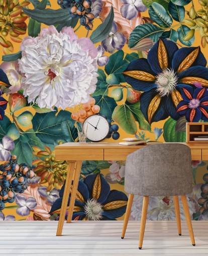 mural de papel pintado floral llamado Garden of Eden II de Burcu Korkmazyurek para dormitorios y pasillos