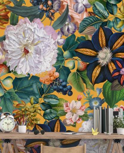 mural de papel de parede floral chamado Garden of Eden II de Burcu Korkmazyurek para quartos e corredores