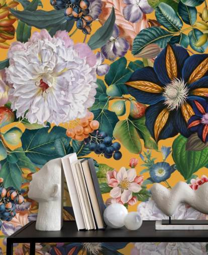 mural de papel pintado floral llamado Garden of Eden II de Burcu Korkmazyurek para dormitorios y pasillos