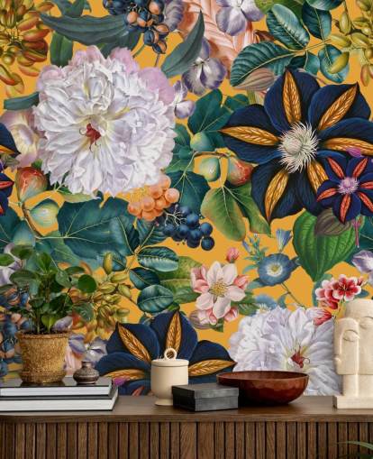 mural de papel pintado floral llamado Garden of Eden II de Burcu Korkmazyurek para dormitorios y pasillos