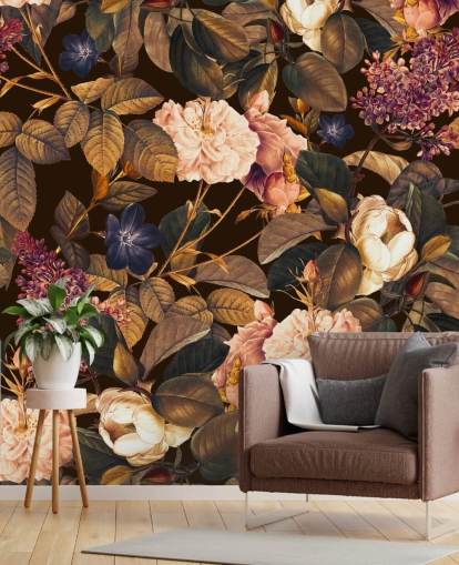 mörk blommig tapetväggmålning kallad Garden of Eden III Night av Burcu Korkmazyurek för sovrum