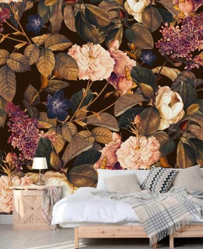 mural de papel pintado floral oscuro llamado Garden of Eden III Night de Burcu Korkmazyurek para dormitorios