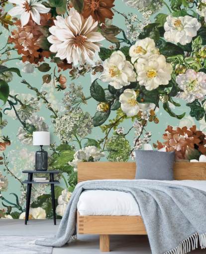 blommig väggmålning kallad Midnight Garden XIII av Burcu Korkmazyurek för lounger och sovrum