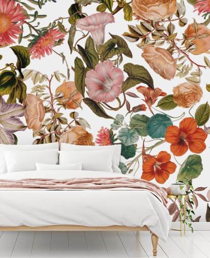 carta da parati murale floreale chiamata Romantic Garden di Burcu Korkmazyurek per salotti e camere da letto