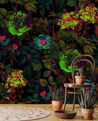 neon blomstertapet vægmaleri kaldet Neon Night Garden af Burcu Korkmazyurek til soveværelser, stuer og badeværelser