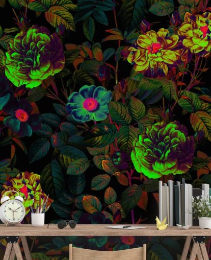 mural de papel de parede floral de néon chamado Neon Night Garden de Burcu Korkmazyurek para quartos, salas de estar e banheiros mural de papel de parede floral de néon chamado Neon Night Garden de Burcu Korkmazyurek para quartos, salas de estar e banheiros