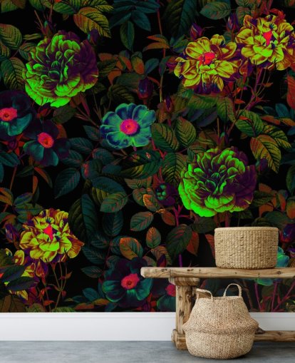 papier peint floral au néon appelé Neon Night Garden de Burcu Korkmazyurek pour les chambres, les salons et les salles de bain
