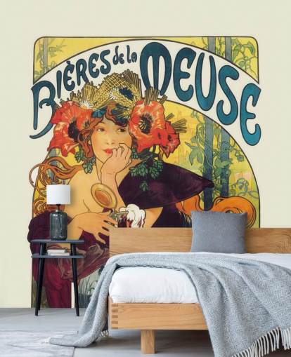 konst tapetväggmålning kallad Bieres de la Meuse av Alphonse Mucha vid lounger och sovrum