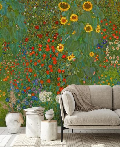 fine art behangmuurschildering genaamd Farm Garden with Sunflowers van Gustav Klimt voor slaapkamers, keukens en lounges
