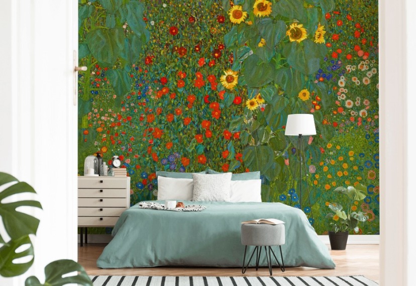 fine art behangmuurschildering genaamd Farm Garden with Sunflowers van Gustav Klimt voor slaapkamers, keukens en lounges