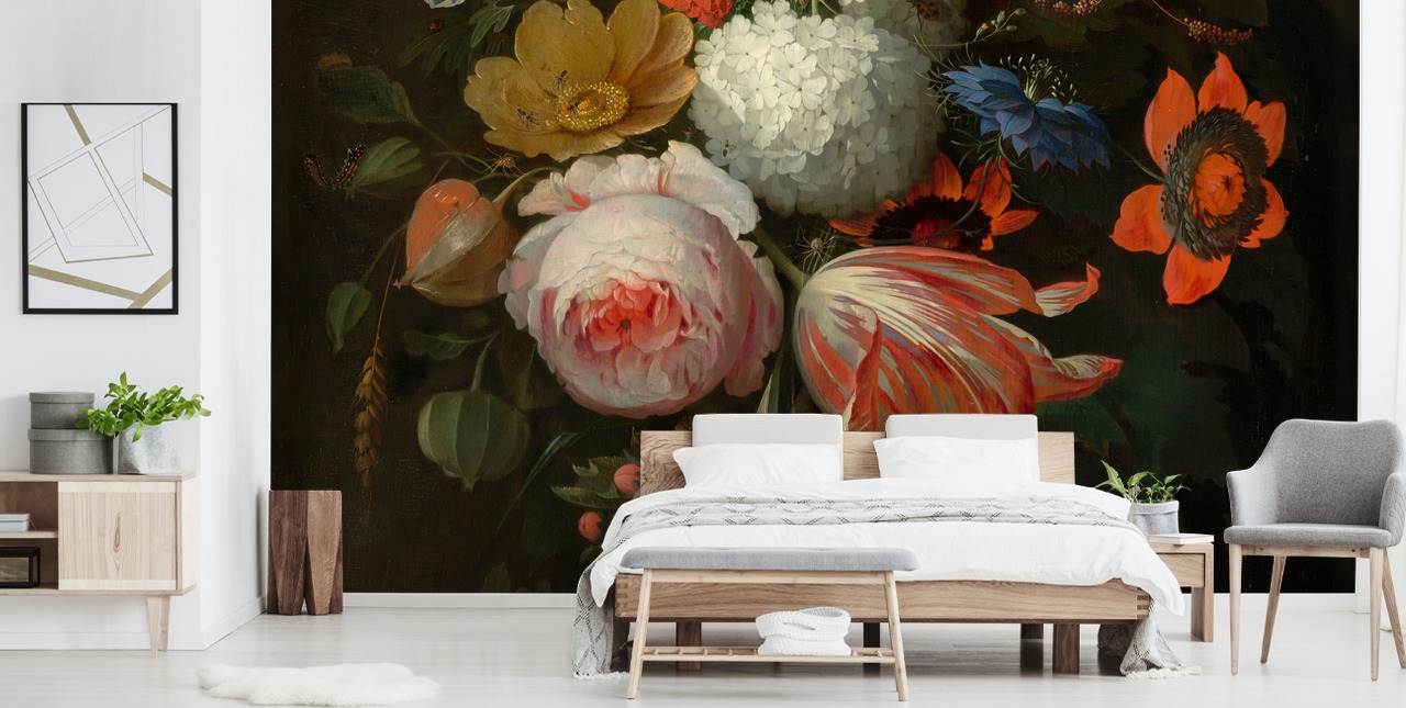 blommig tapetväggmålning kallad A Hanging Bouquet of Flowers av Abraham Mignon för sovrum och vardagsrum