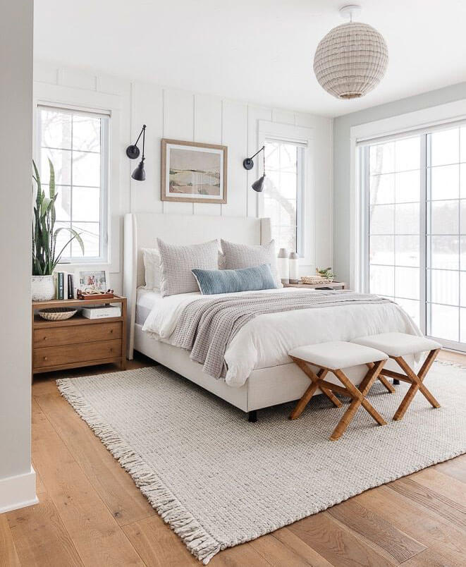 large neutral rug under bed