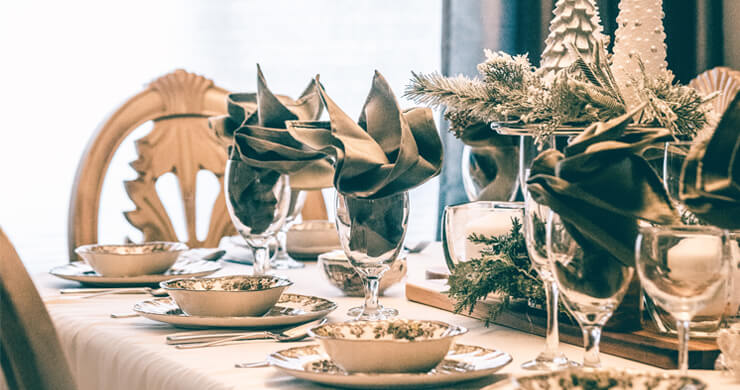Christmas table decor idea with green accents