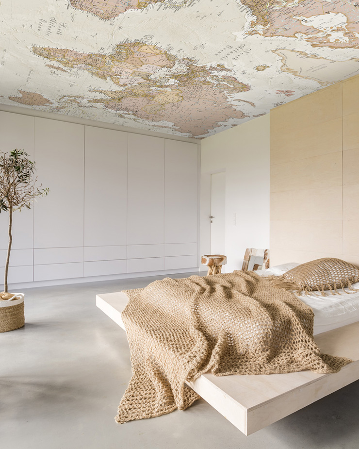 map-wallpaper-on-ceiling