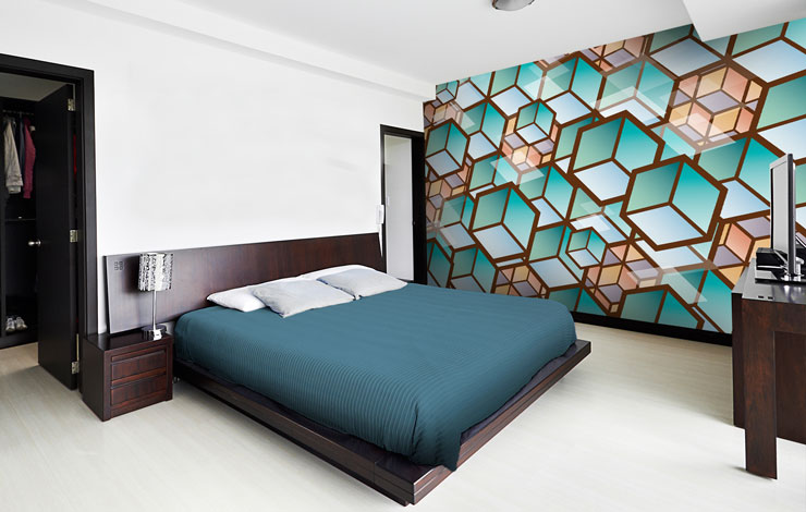 Cube-pattern-wallpaper-in-teenage-bedroom