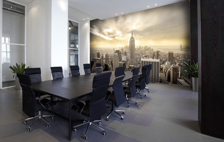 Manhattan_wallpaper_in_office_boardroom