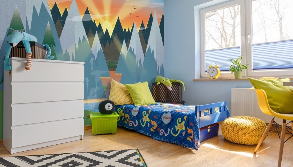 kids mountain wallpaper in boys bedroom