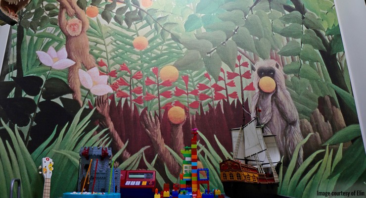Jungle-wallpaper-mural-in-playroom