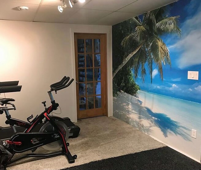 Tropical beach inspired motivational home gym ideas
