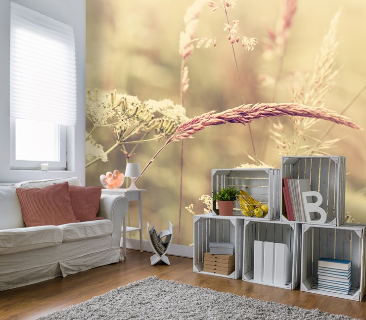 Neutral-wallpaper-with-dark-wooden-flooring