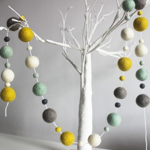 pompom-garland